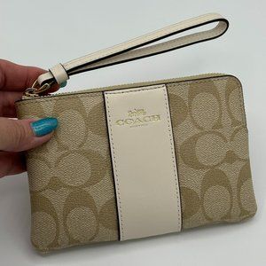 NWT COACH Corner Zip Wristlet in Signature Canvas - Gold/Light Khaki Chalk